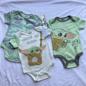 3 Star Wars The Mandalorian Onesies bodysuits 6-9 months